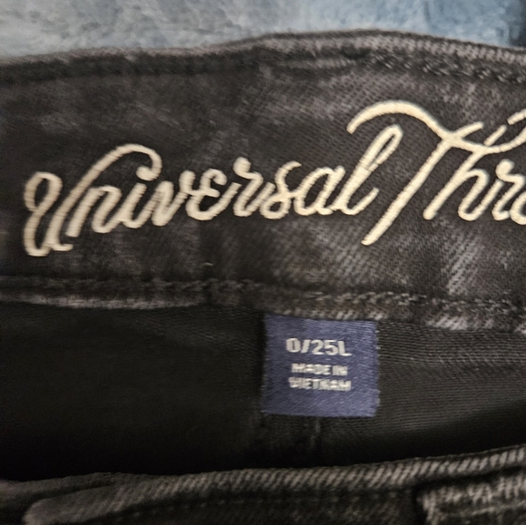 Universal thread mid rise skinny distressed jeans! - Picture 3 of 9